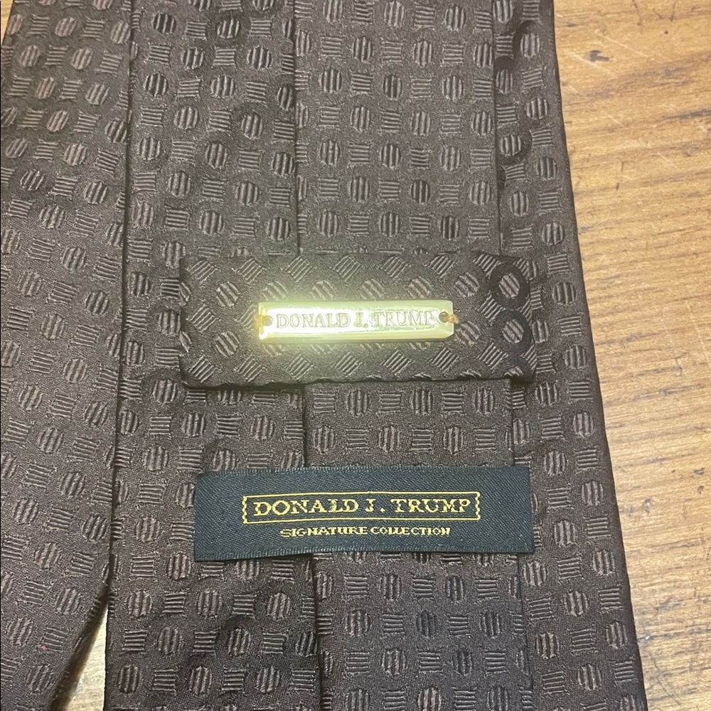 Sophisticated Brown Patterned Tie - image 2